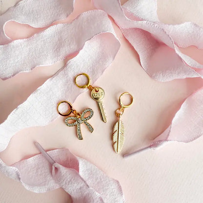 Shoe Charm and Lace Sets |  Sneaker Charm and Lace Sets (4 color options)